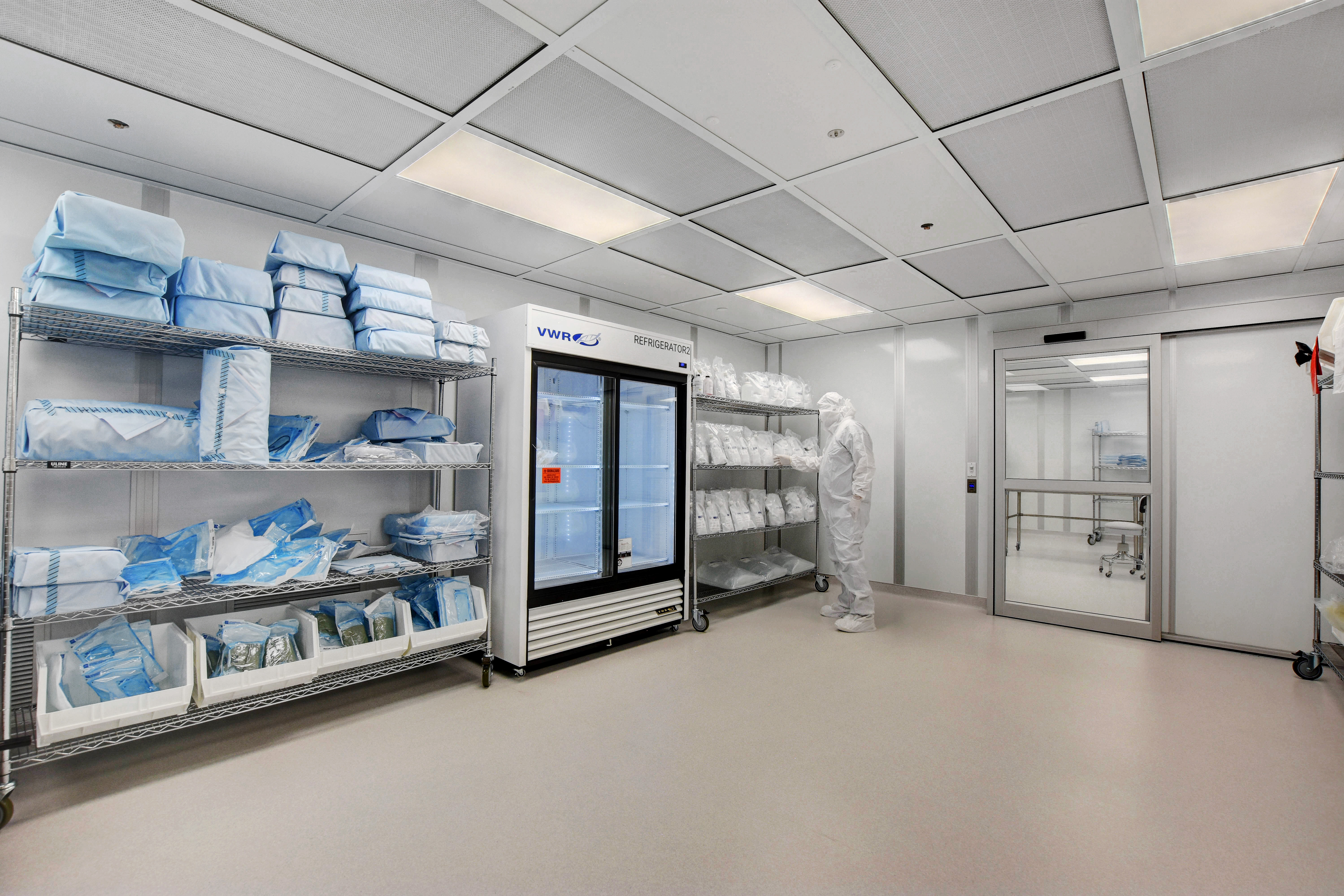 A Guide to Understand Cleanrooms Clean room by Allied Cleanrooms - USP 797, and ISO 4, ISO 5, ISO 6, ISO 7, and IS0 8, cGMP cleanroom manufacturing, soft wall cleanrooms FED-STD-209E and ISO 14644-1, control contamination