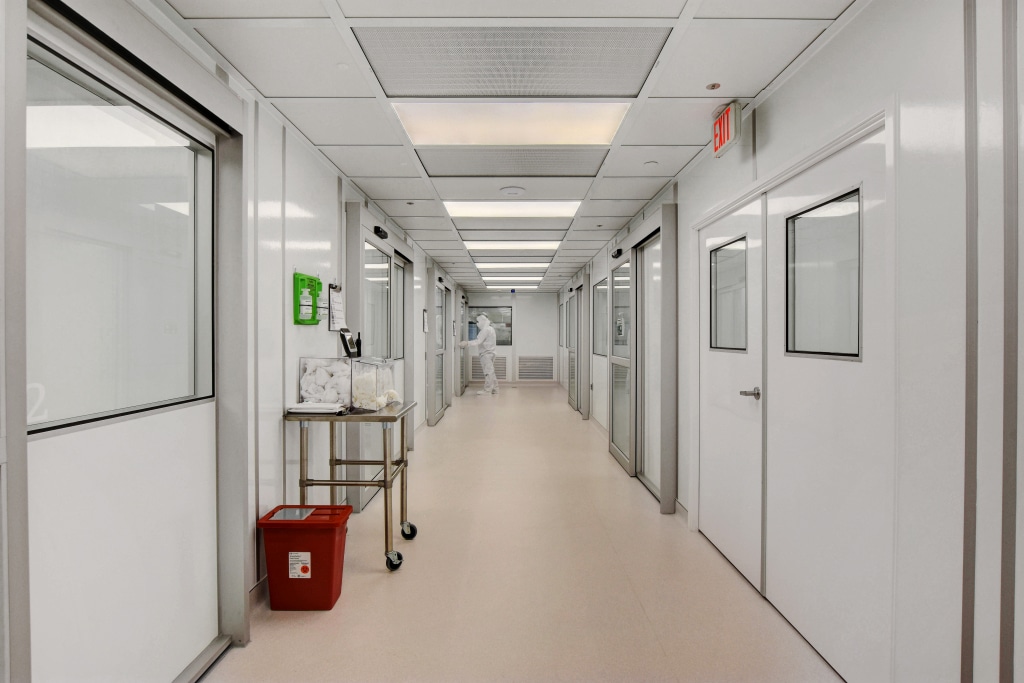 Positive Air Pressure vs. Negative Air Pressure in Cleanrooms Clean room by Allied Cleanrooms - USP 797, and ISO 4, ISO 5, ISO 6, ISO 7, and IS0 8, cGMP cleanroom manufacturing, soft wall cleanrooms FED-STD-209E and ISO 14644-1, control contamination
