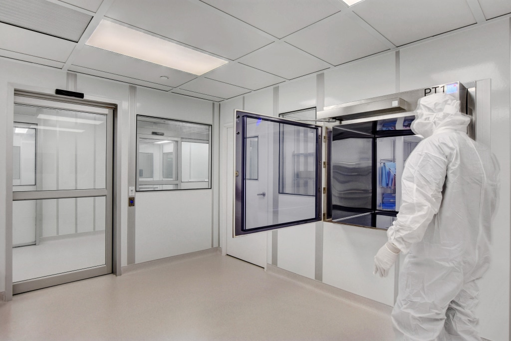 Positive Air Pressure vs. Negative Air Pressure in Cleanrooms Clean room by Allied Cleanrooms - USP 797, and ISO 4, ISO 5, ISO 6, ISO 7, and IS0 8, cGMP cleanroom manufacturing, soft wall cleanrooms FED-STD-209E and ISO 14644-1, control contamination