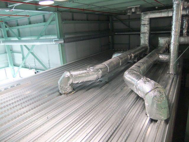 What are ISO 5 Cleanrooms? A Beginner’s Guide Ductwork over the ceiling.