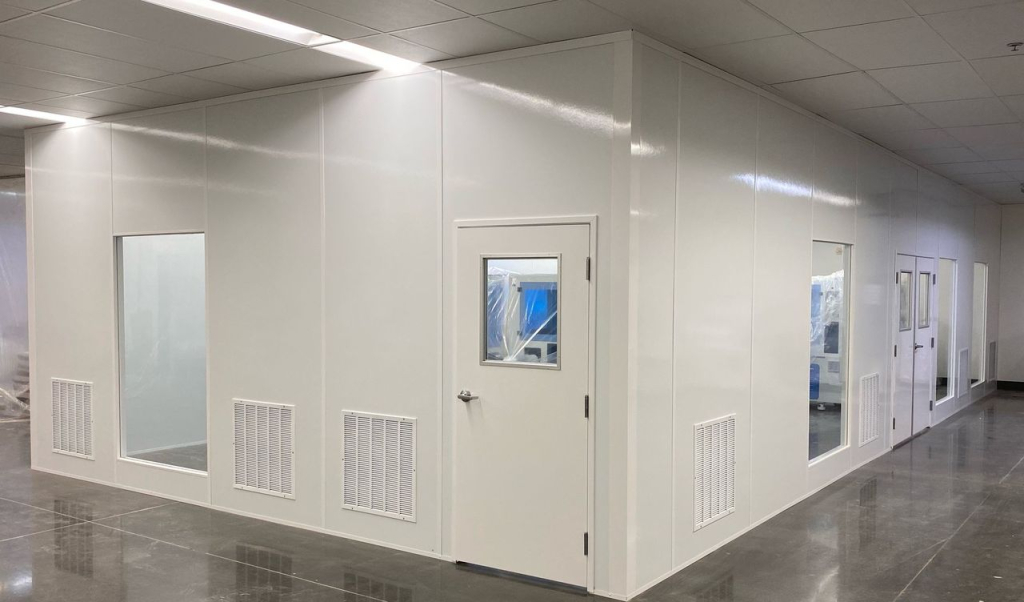 Aerospace Cleanrooms: Standards, Design Features, and More A modular cleanroom environment by Allied Cleanrooms.